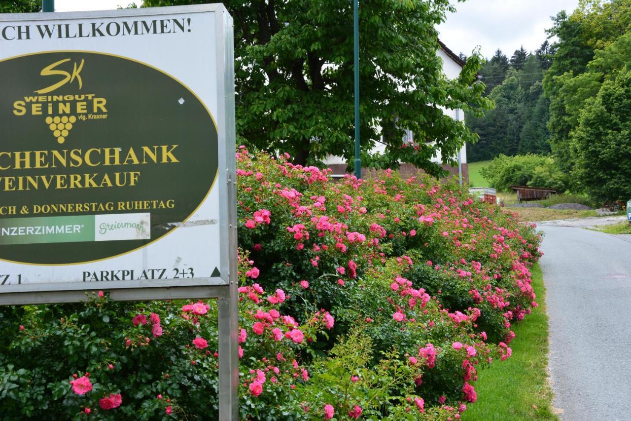 Weingut Seiner Vlg. Kraxner Villa Greisdorf Exterior photo